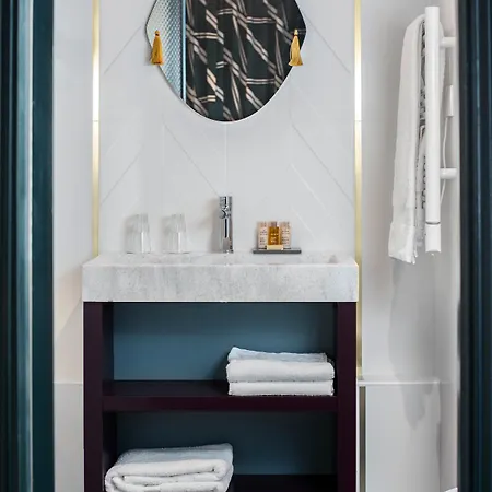 Aoriste & 4* Parigi
